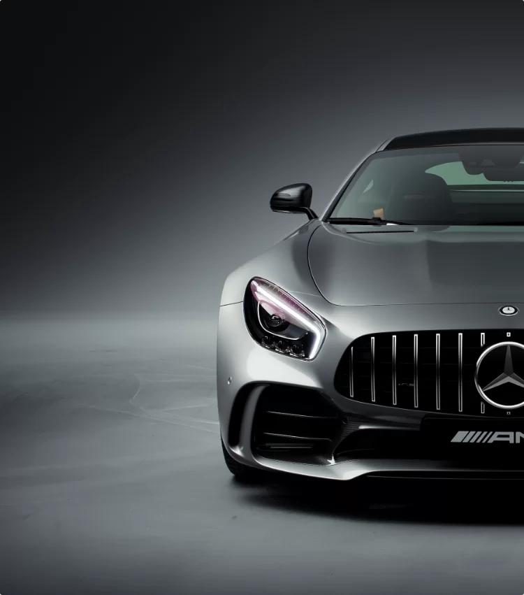 سيارة صغيرة